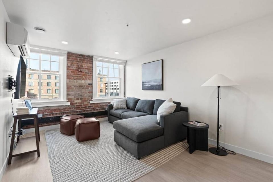 Stay Downtown! Coffee, Brunch, Walk to Everything 305 Apartment in Spokane