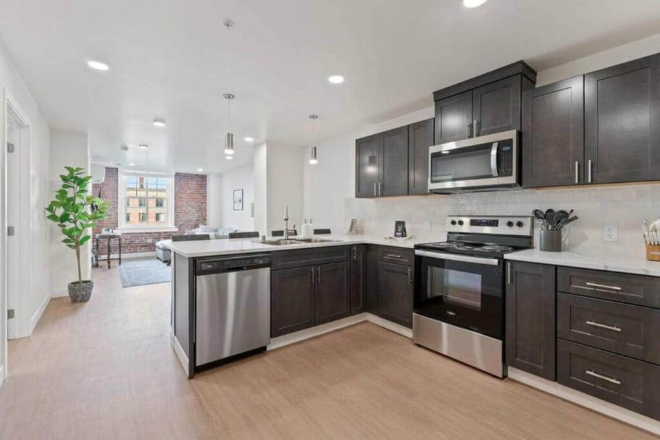 Kitchen or kitchenette