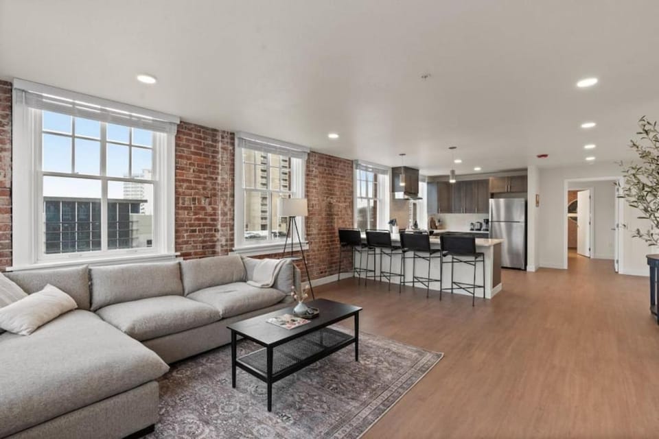 Kitchen or kitchenette, Living room