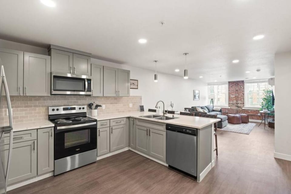 Kitchen or kitchenette, Living room, Dining area