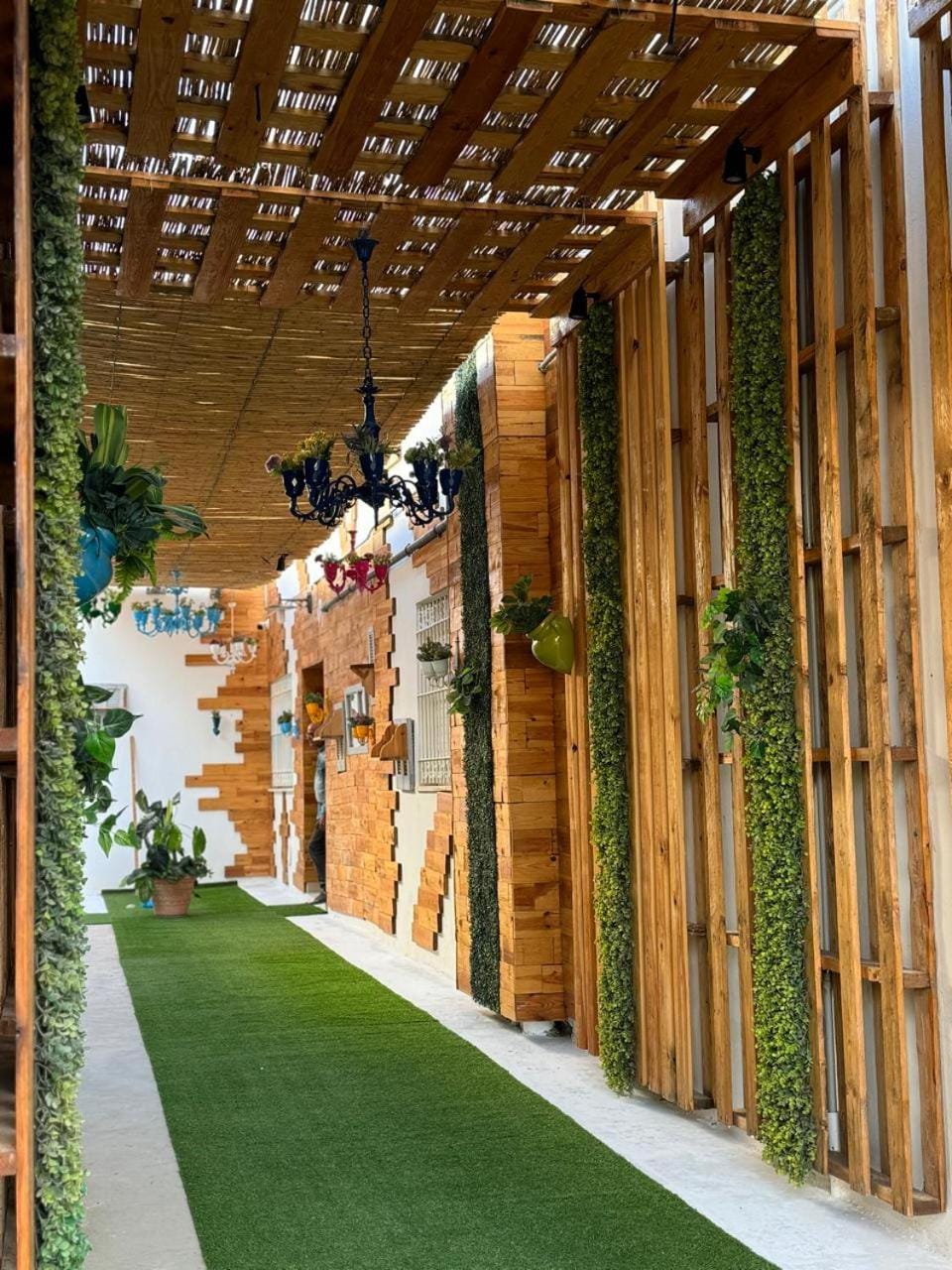 Facade/entrance, Garden