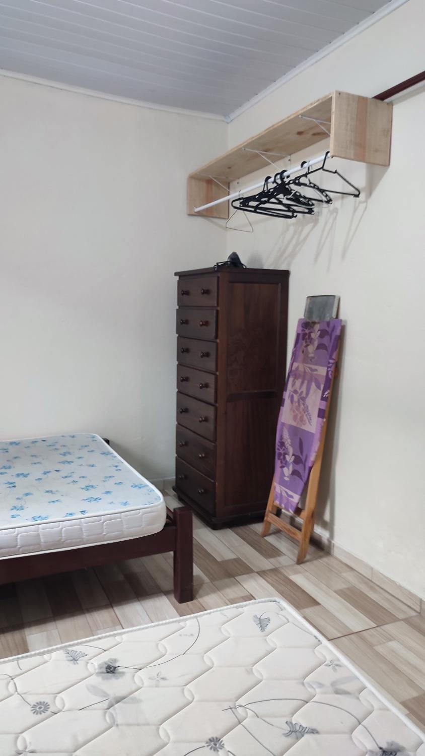 Bed, Bedroom, flat iron