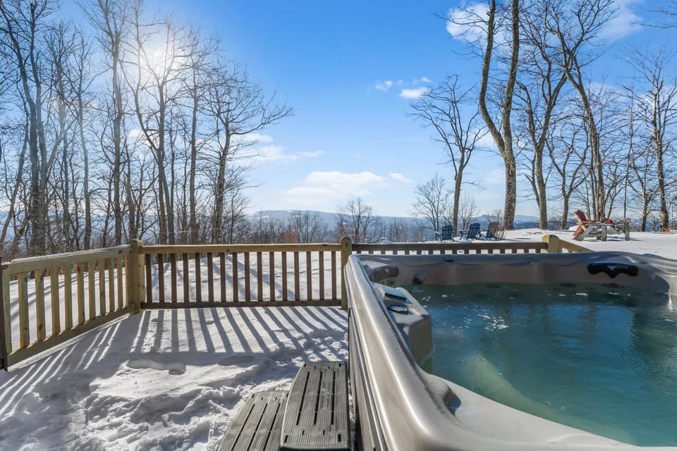 Wolf Ridge Lodge House in Watauga