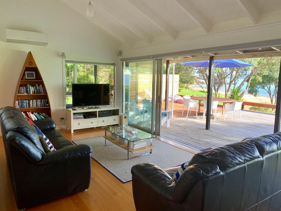 Library, Living room, Seating area, Garden view, Landmark view, Sea view