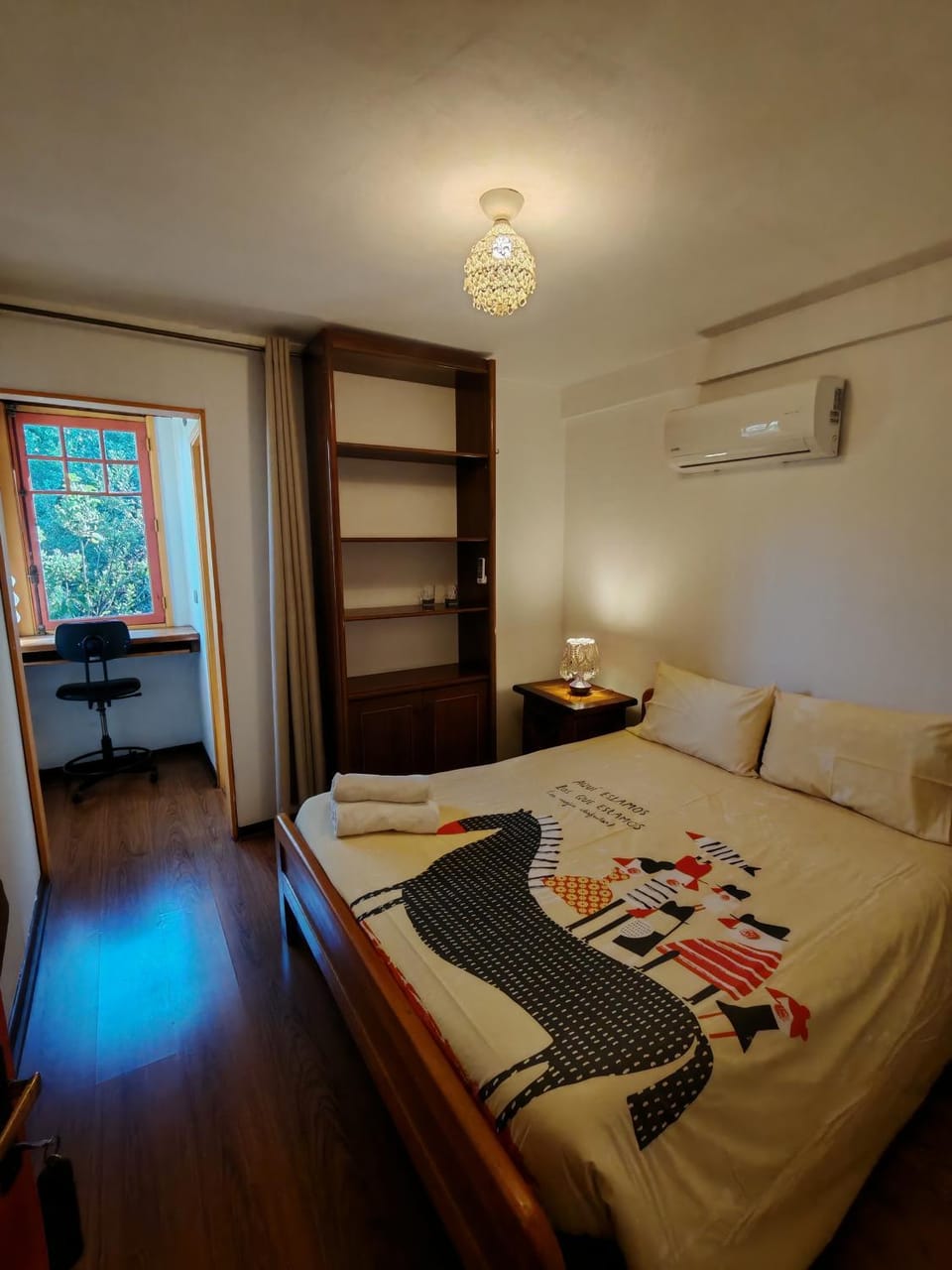 Bed, Photo of the whole room, Bedroom