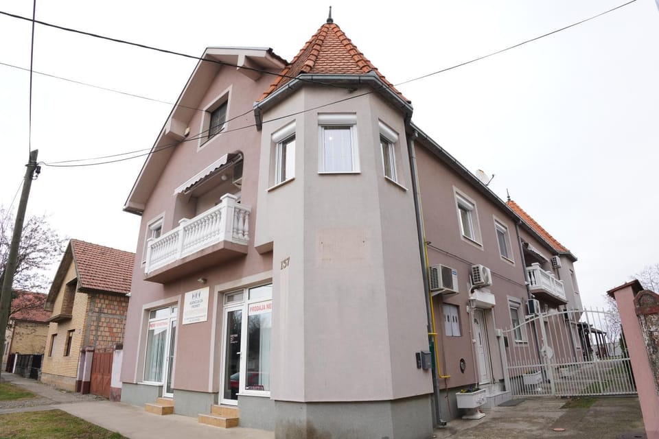 Property building, Street view