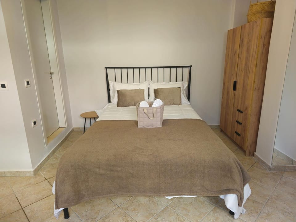 Bed, Bedroom, wardrobe