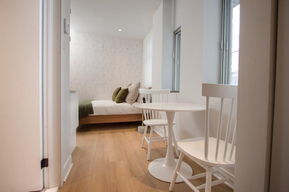 Seating area, Dining area, Bedroom