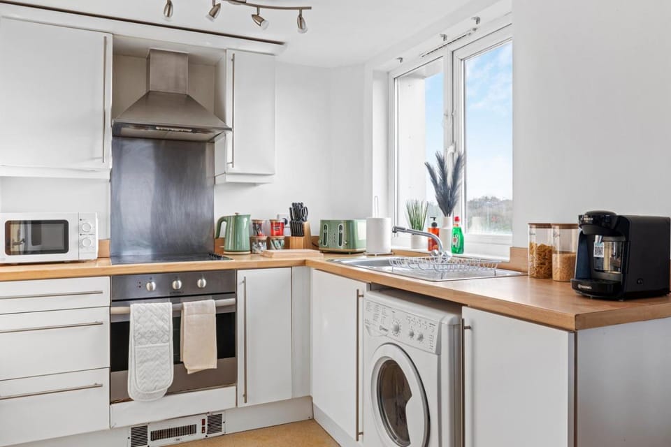 Coffee/tea facilities, Kitchen or kitchenette, oven, toaster