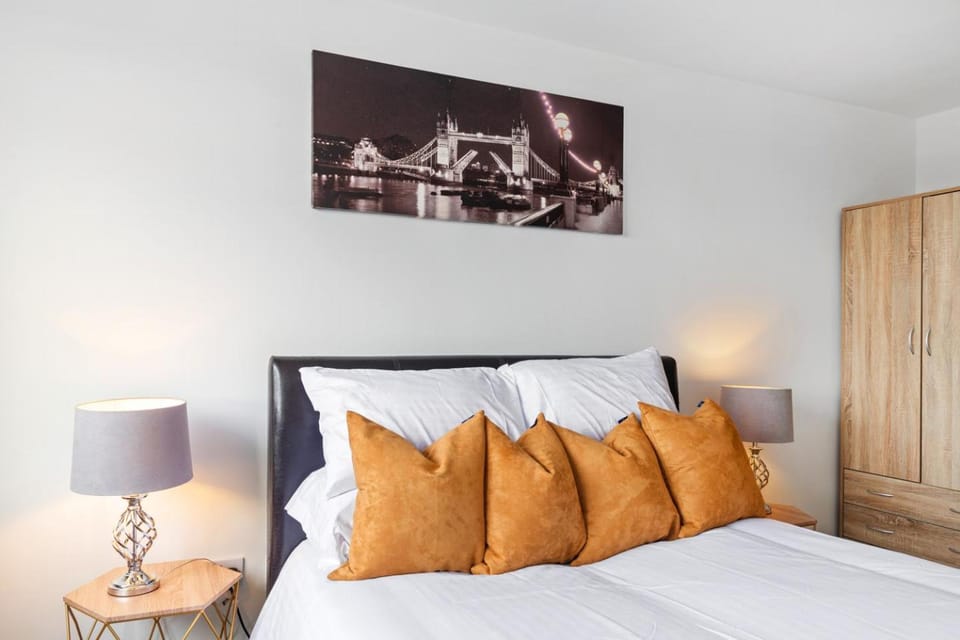 Bed, Photo of the whole room, Bedroom, wardrobe