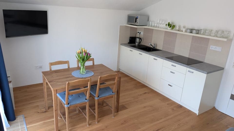 Kitchen or kitchenette, Living room, Dining area
