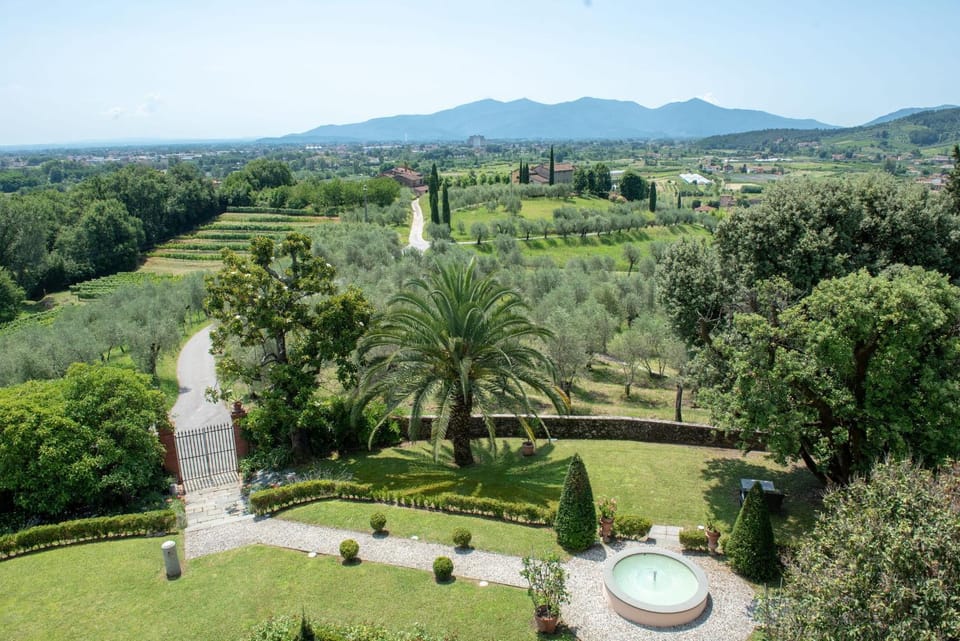 Property building, Facade/entrance, Spring, Activities, Summer, Garden, Balcony/Terrace, Other, Food, Swimming pool