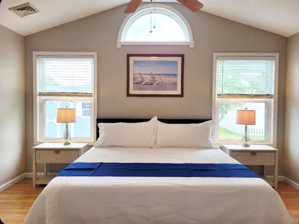 Just Beachy Sleeps 10 House in Lower Township