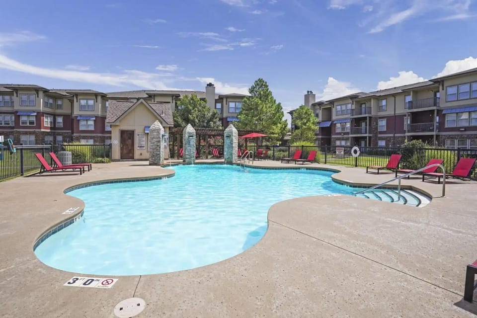 Landing at The Reserve at Elm - 2 Bedrooms in Jenks Apartment in Jenks