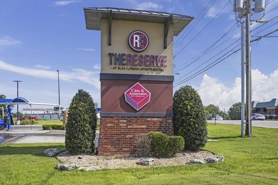 Landing at The Reserve at Elm - 2 Bedrooms in Jenks Apartment in Jenks