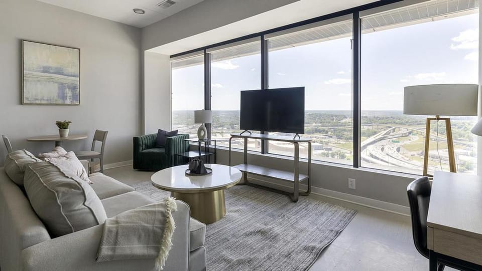 Landing at The 600 - 1 Bedroom in Fountain Heights Apartment in Birmingham
