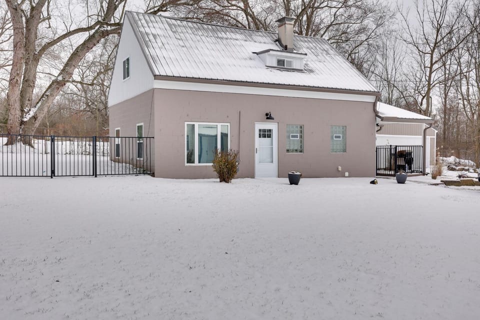 3 Mi to Dtwn and YSU Updated Youngstown Home House in Youngstown