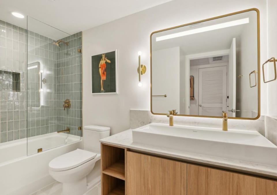 Shower, Toilet, Bathroom, Bath