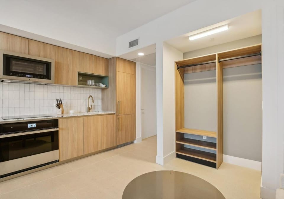 Kitchen or kitchenette, oven, stove