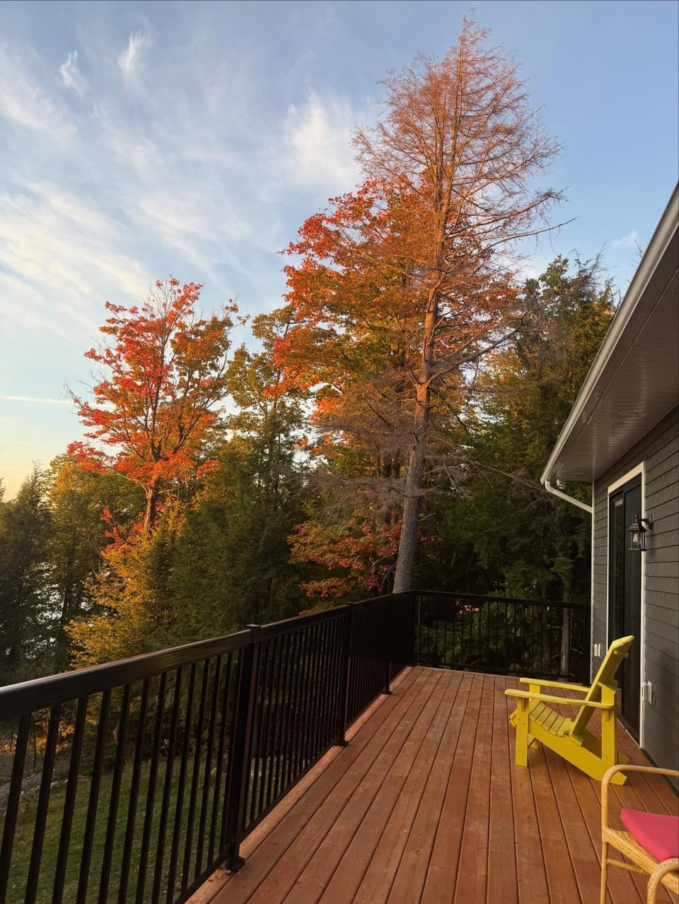 Waterfront Algonquin Retreat,Hot Tub & Sauna Villa in Madawaska Valley