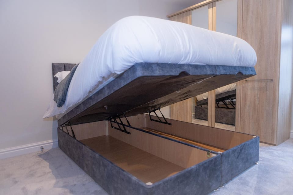 Bed, Bedroom