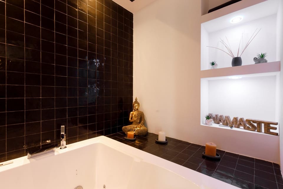 Bathroom, Bath