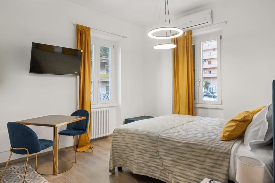 Communal lounge/ TV room, Bed, Living room, Photo of the whole room, Seating area, Bedroom