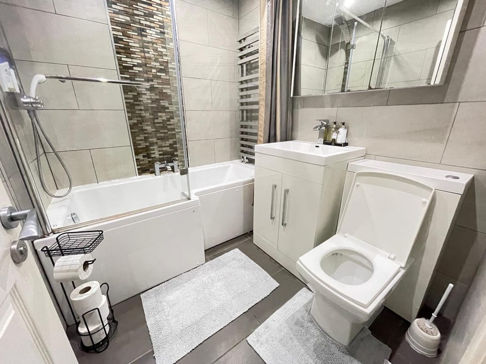 The Crib 1 Vacation rental in Stretford