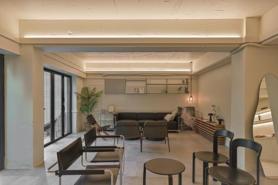 Communal lounge/ TV room, Living room, Seating area, Dining area