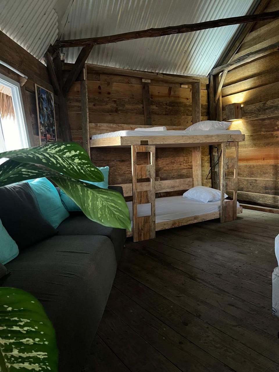 Bedroom, bunk bed
