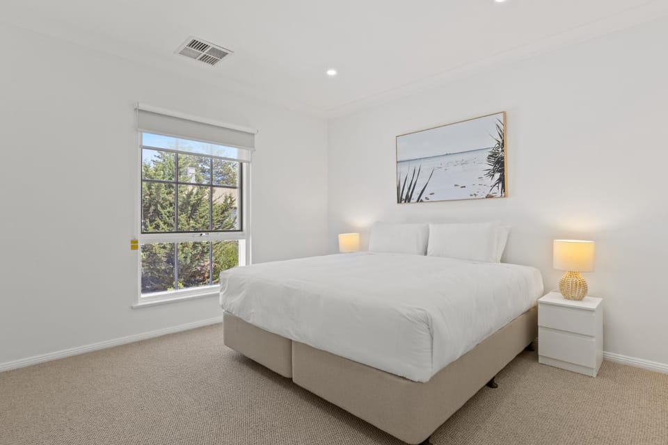 Elegant 3-Bed Home Steps from Sunny Glenelg Beach House in Adelaide