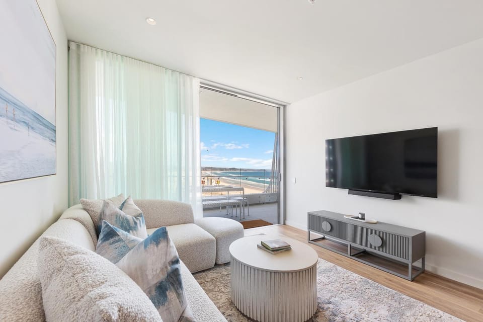 Oceanview 2BR 2BA in The Miles Residences Kirra Apartment in Tweed Heads