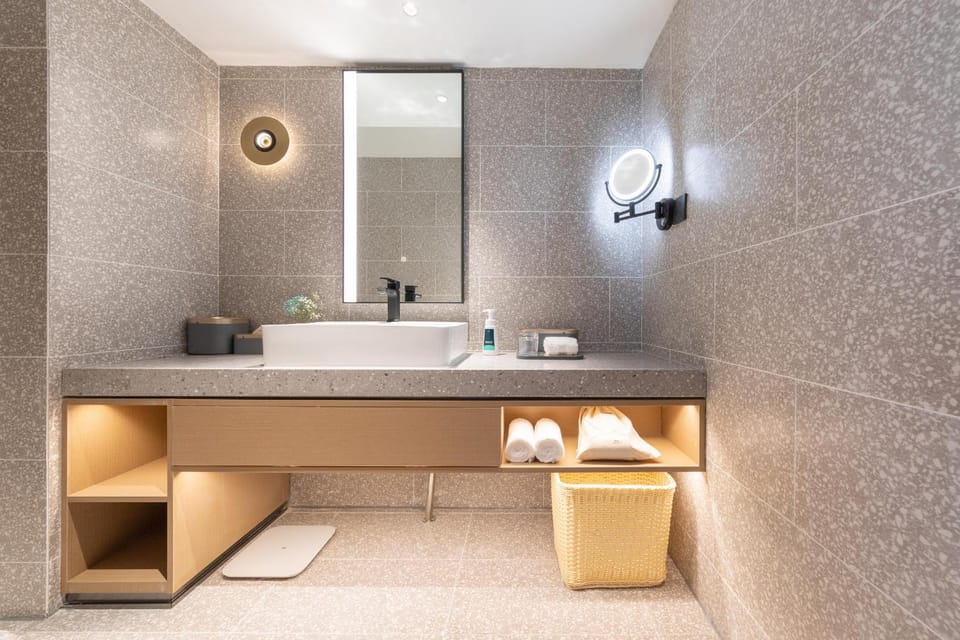 Atour Hotel Wuhan Wuchang Zhongnan Road Hotel in Wuhan
