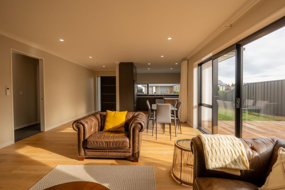 Patio, Living room, Seating area, Dining area
