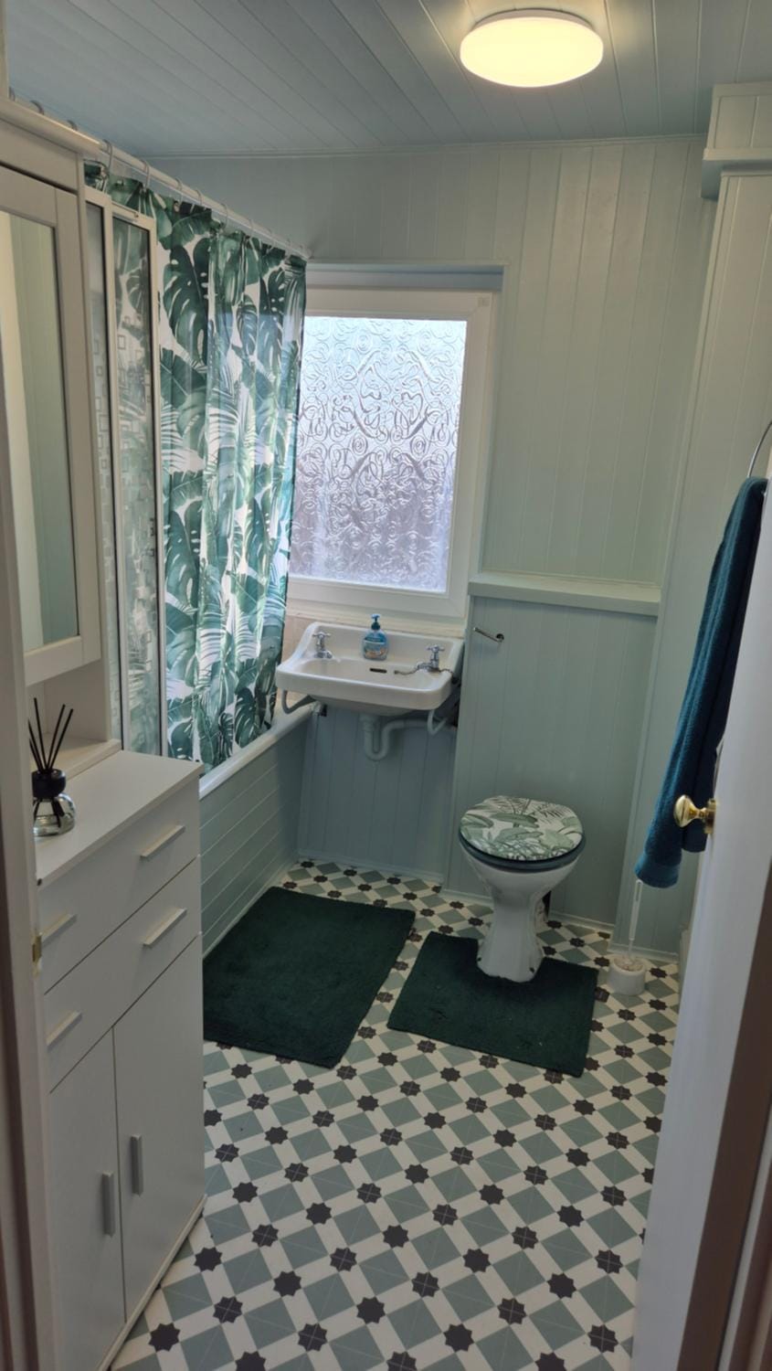 Toilet, Bathroom