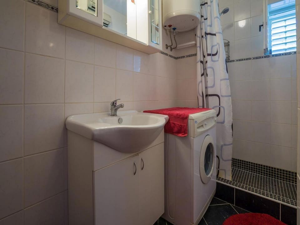 Toilet, Other