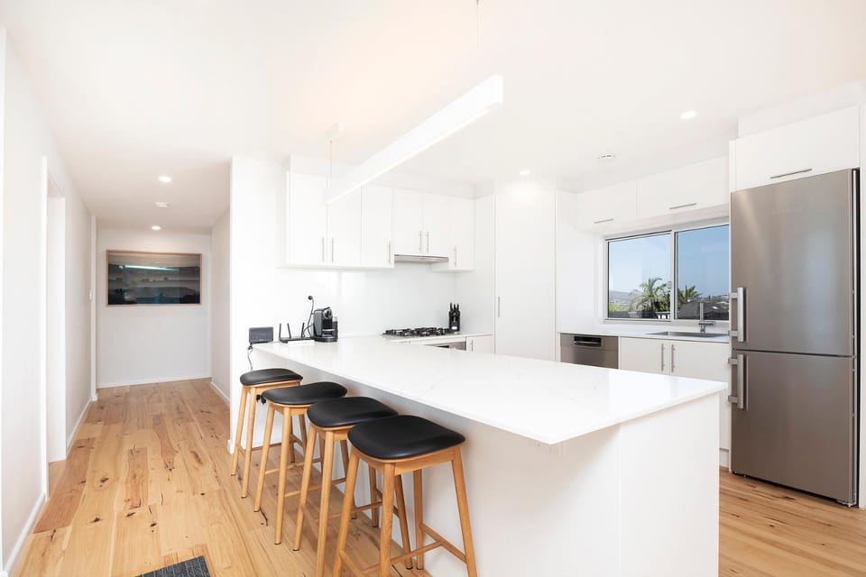 Kitchen or kitchenette, dishwasher