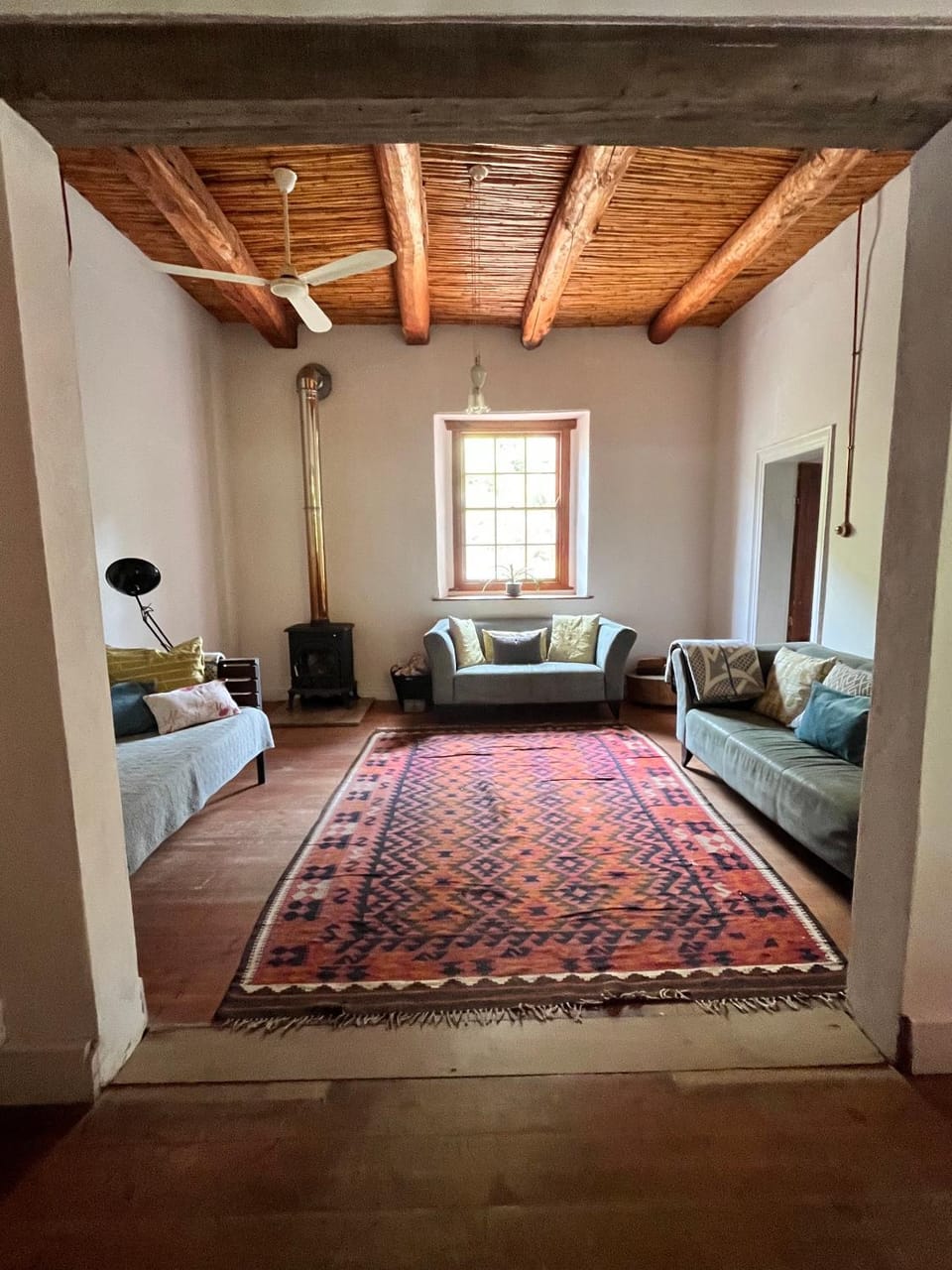 Living room, Photo of the whole room, Seating area, fireplace