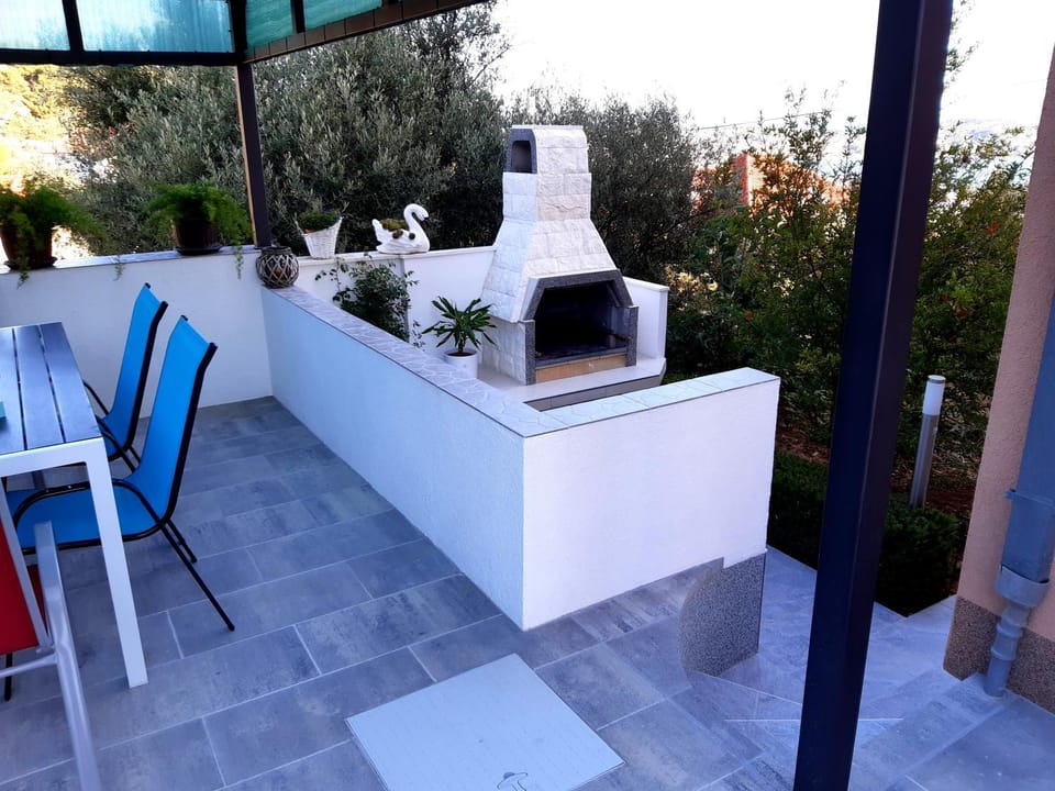 BBQ facilities, Garden