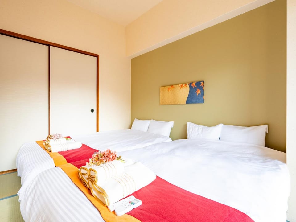 Bed, Photo of the whole room, Bedroom, towels, wardrobe