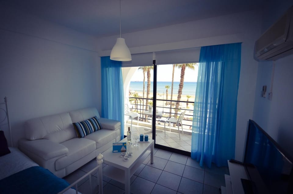 Summer, Balcony/Terrace, Living room, Seating area