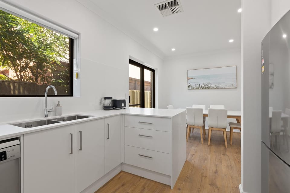Coastal Retreat, 3 Bedroom House on the Broadway House in Adelaide