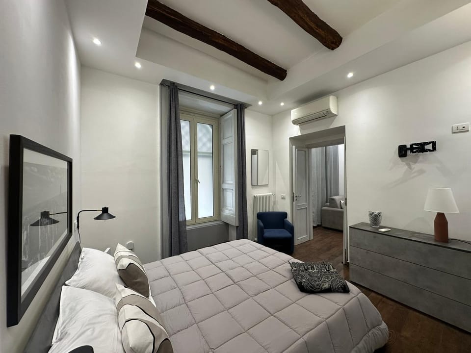 Bed, Bedroom, air conditioner