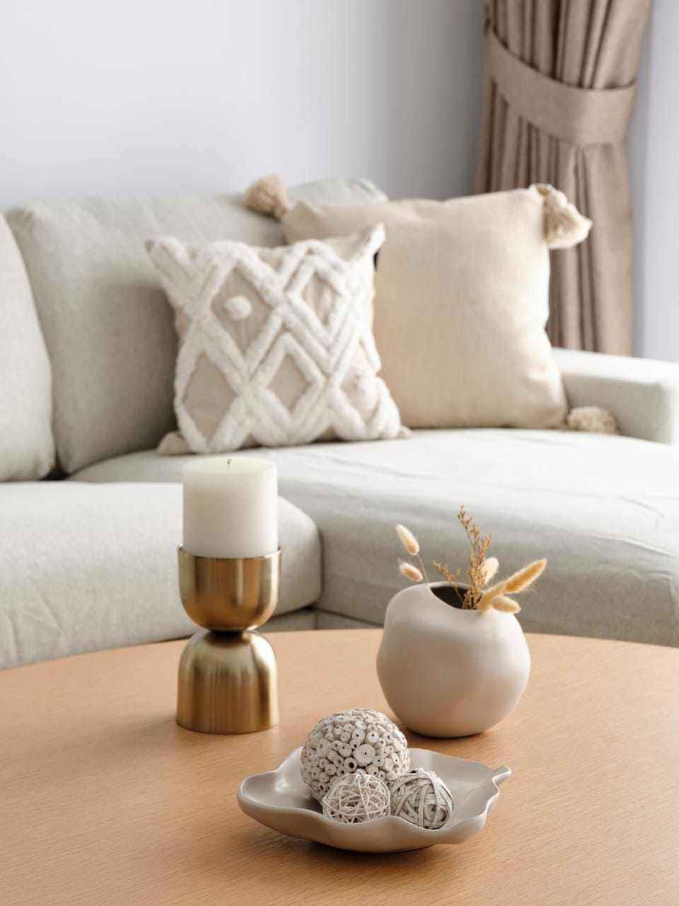 Living room, Photo of the whole room, Decorative detail, Seating area