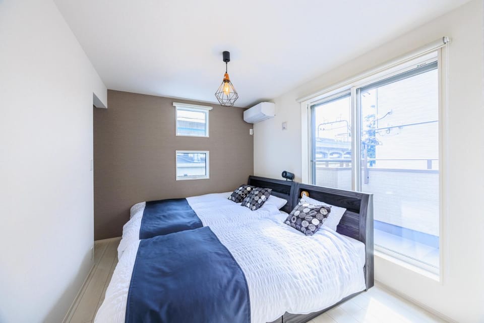 Bed, Photo of the whole room, Bedroom