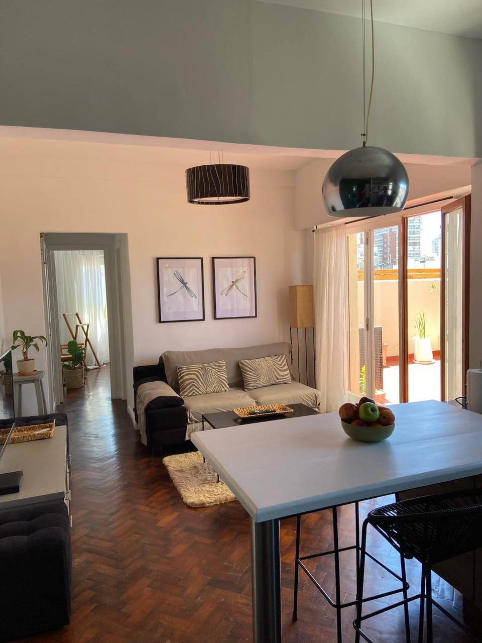 Bed, Living room, Seating area, Dining area, air conditioner