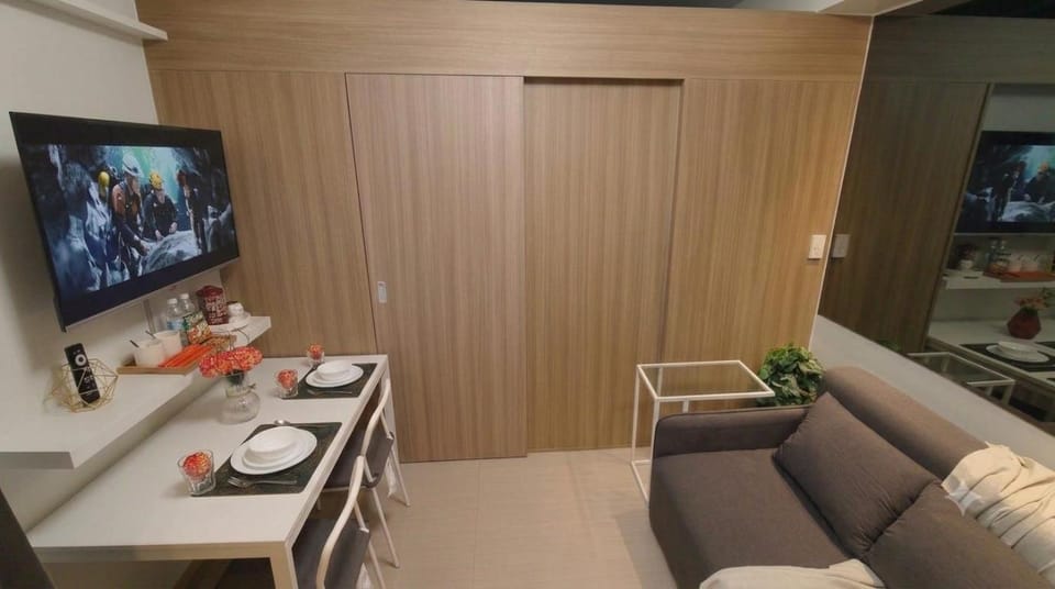 Velvet Room near MOA with a Cozy, Comfy Bed Apartment in Pasay