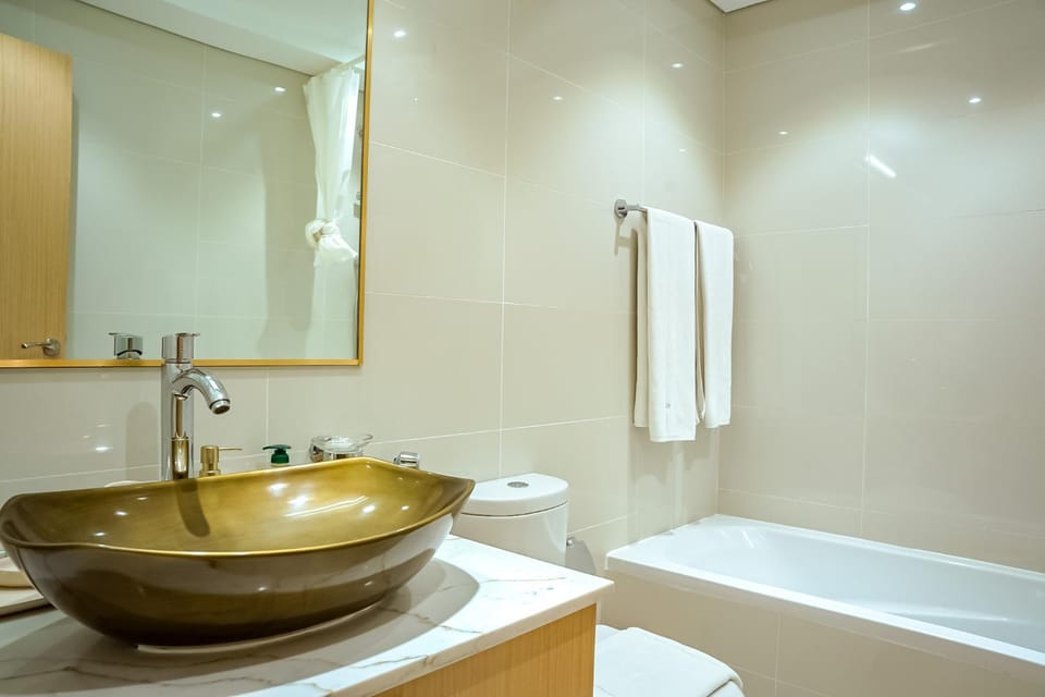 Shower, Toilet, Bathroom, Bath, towels