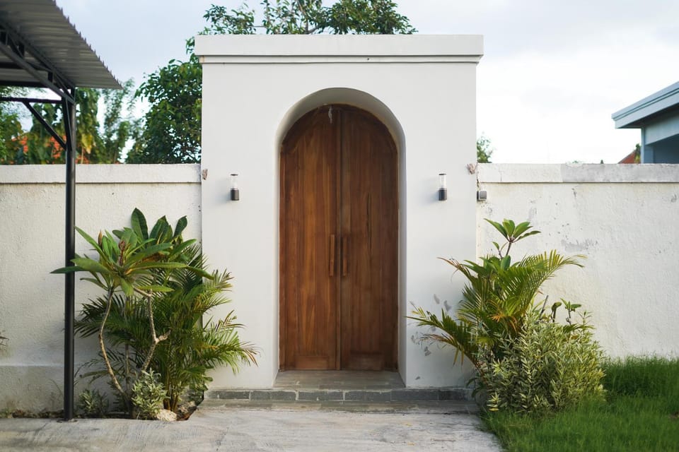 Facade/entrance