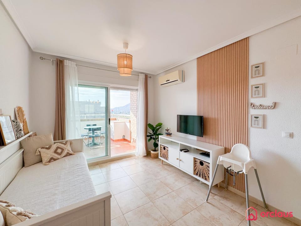 TV and multimedia, Living room, Seating area, air conditioner